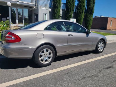 Used 2004 Mercedes-Benz CLK 320 Coupe image 5