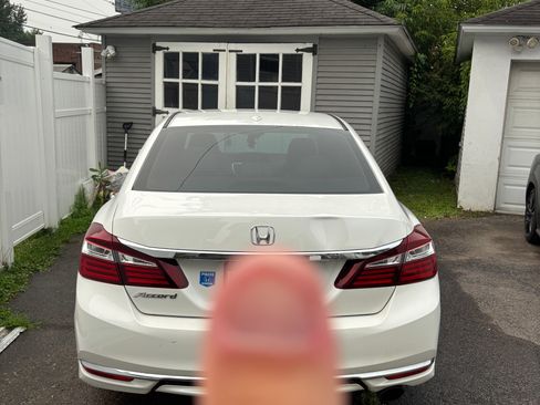 Used 2017 Honda Accord EX image 5