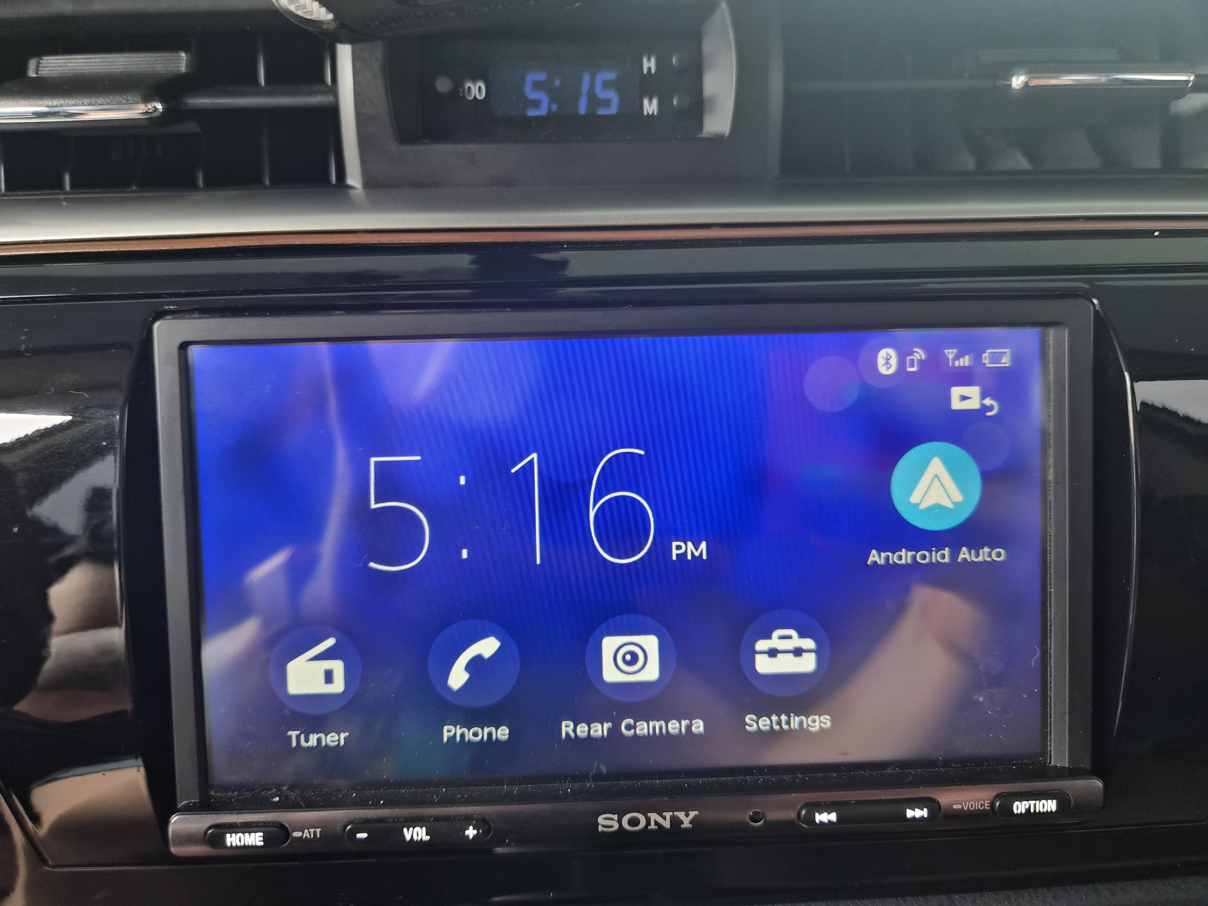 Used 2015 Toyota Corolla LE FWD image 10