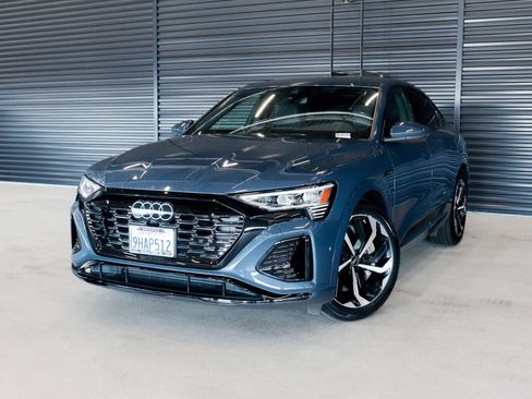 Used 2024 Audi Q8 e-tron Premium Plus w/ Premium Plus Package image 1