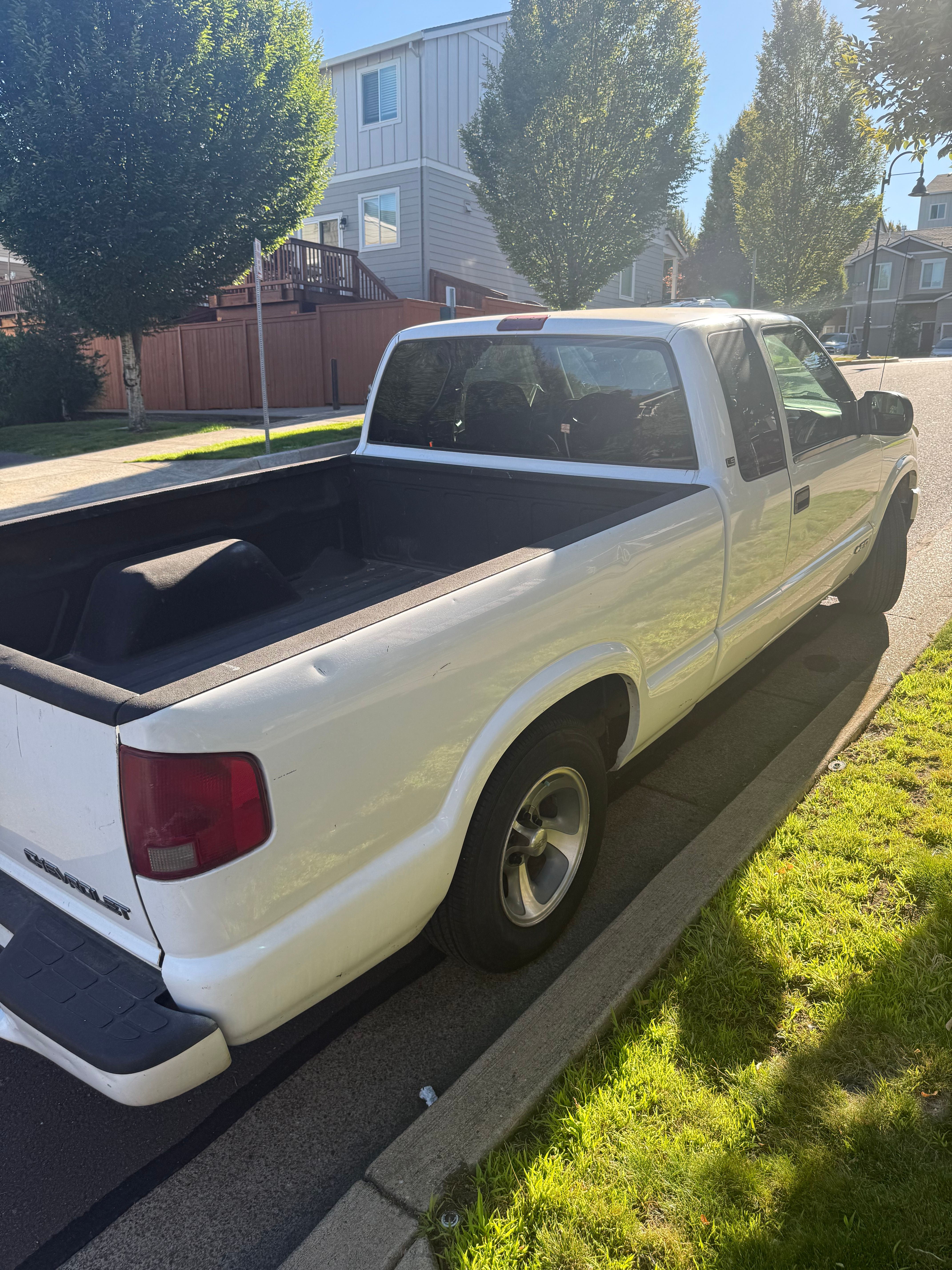 Used 2003 Chevrolet S10 Pickup LS RWD image 4