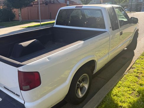 Used 2003 Chevrolet S10 Pickup LS RWD image 5