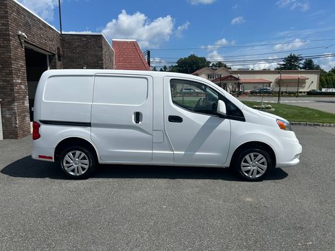 Used 2020 Nissan NV200 SV w/ Back Door Glass Package FWD image 2