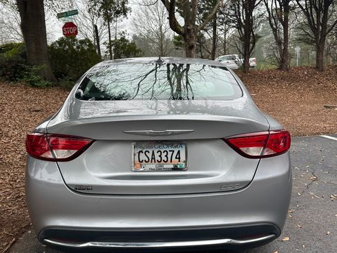 Used 2015 Chrysler 200 Limited w/ Convenience Group image 6