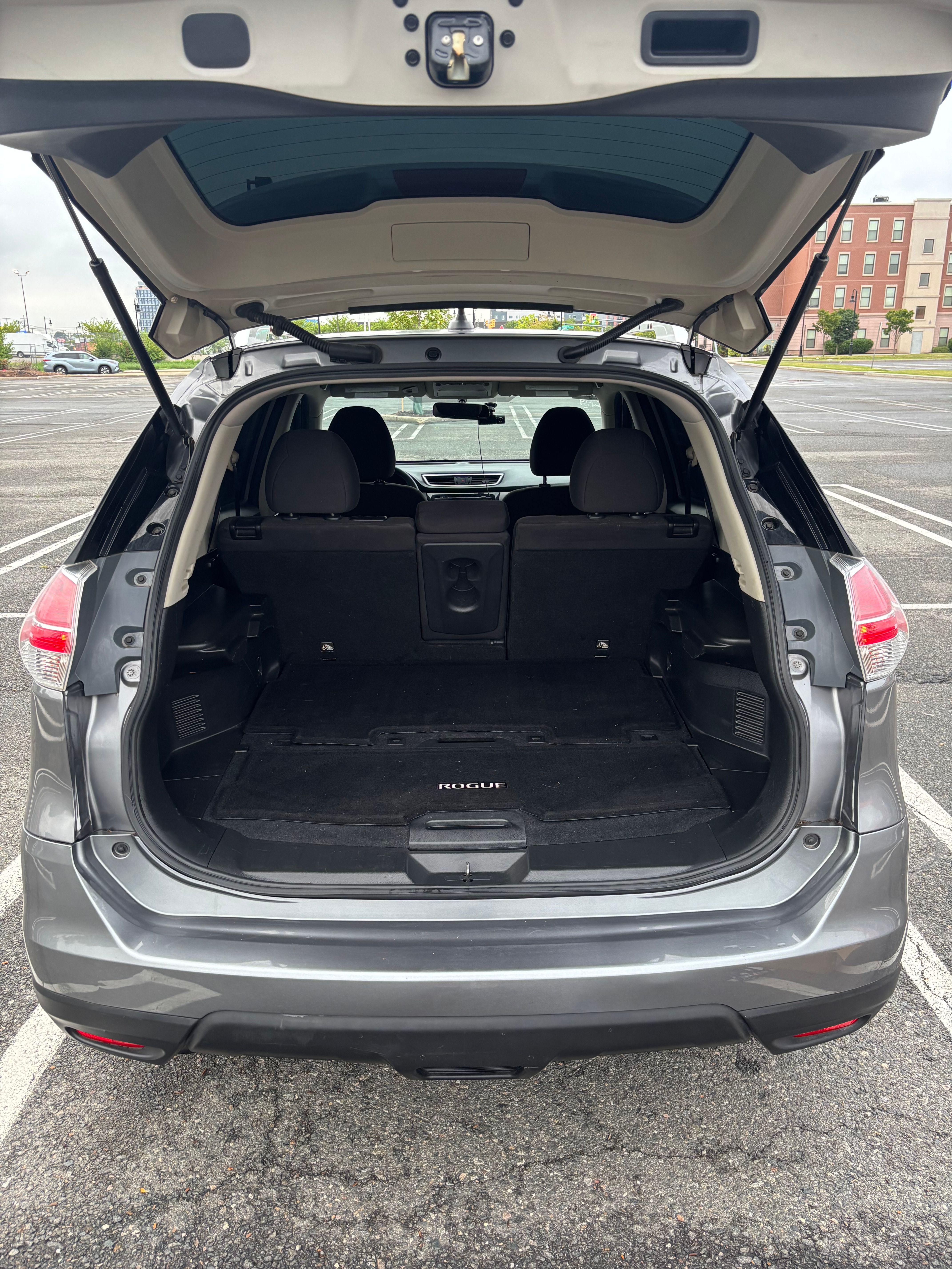 Used 2016 Nissan Rogue SV AWD/4WD image 13