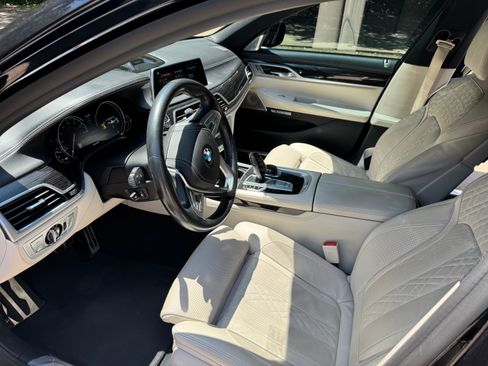Used 2018 BMW 750i xDrive AWD/4WD image 14