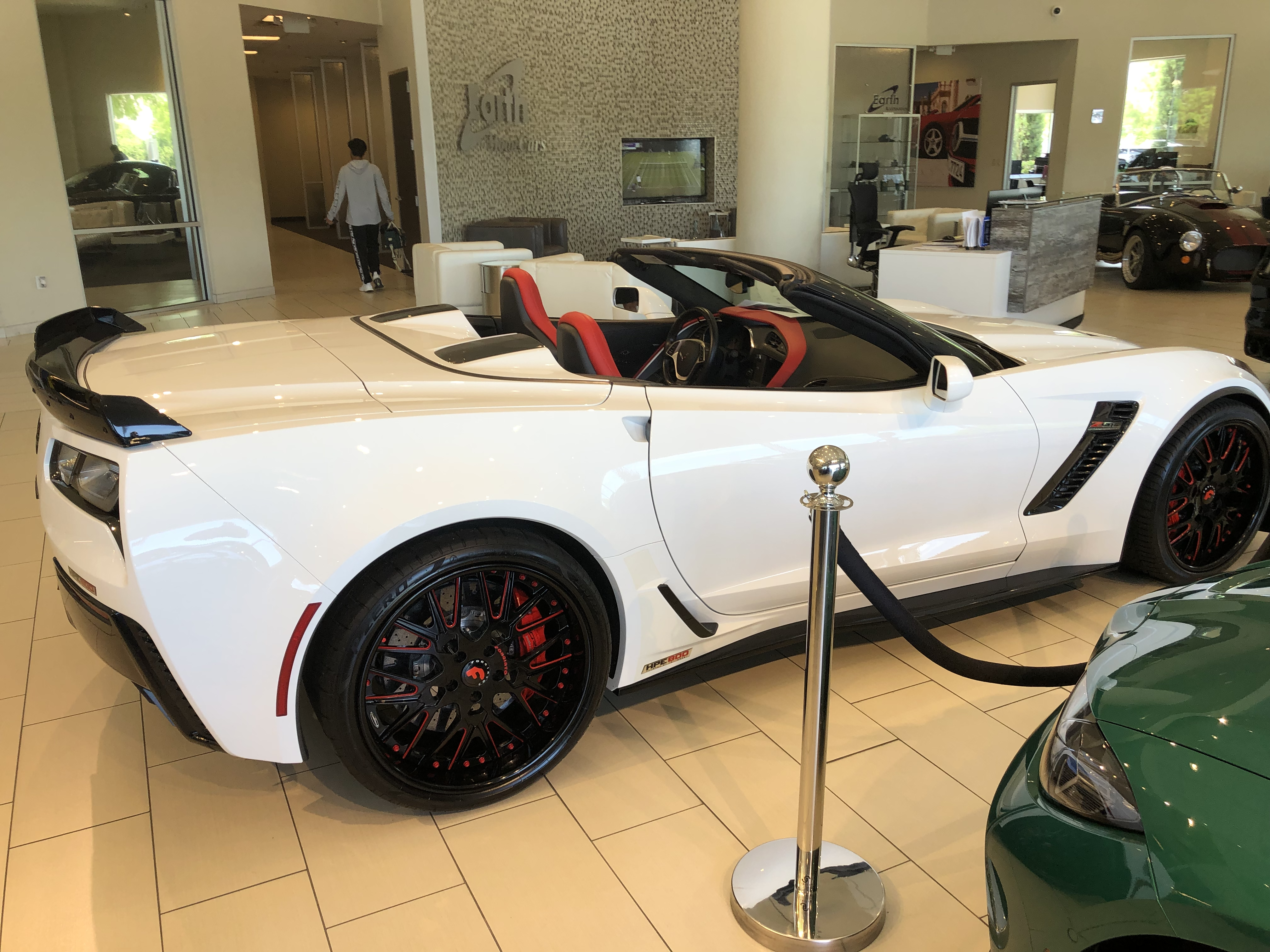 Used 2015 Chevrolet Corvette Z06 w/ 3LZ Preferred Equipment Group RWD image 1