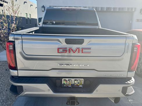 Used 2024 GMC Sierra 2500 Denali w/ Denali Reserve Package image 9