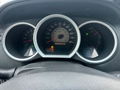 Used 2011 Toyota Tacoma PreRunner image 10