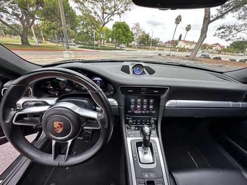 Used 2018 Porsche 911 Carrera image 17