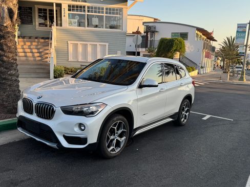 Used 2018 BMW X1 sDrive28i image 1