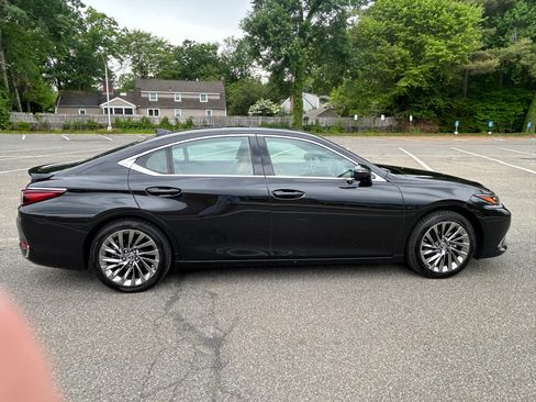 Used 2024 Lexus ES 300h Ultra Luxury FWD image 2