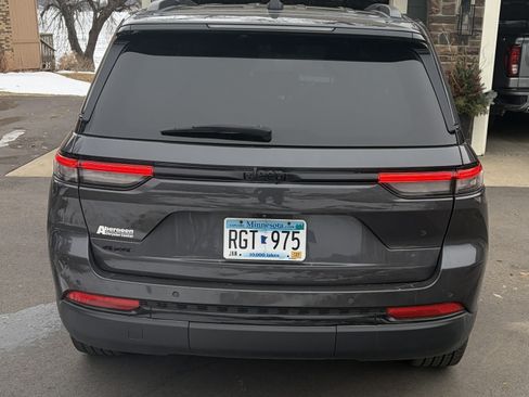 Used 2022 Jeep Grand Cherokee Altitude image 6