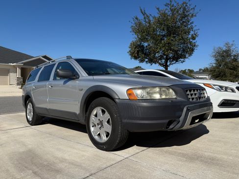 Used 2006 Volvo XC70 Ocean Race Edition image 2