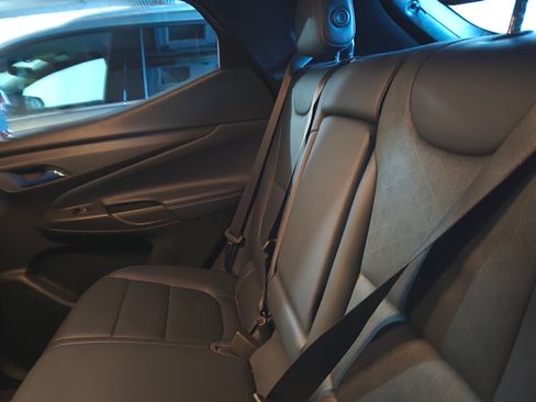 Used 2023 Chevrolet Bolt EUV LT w/ Convenience Package image 5