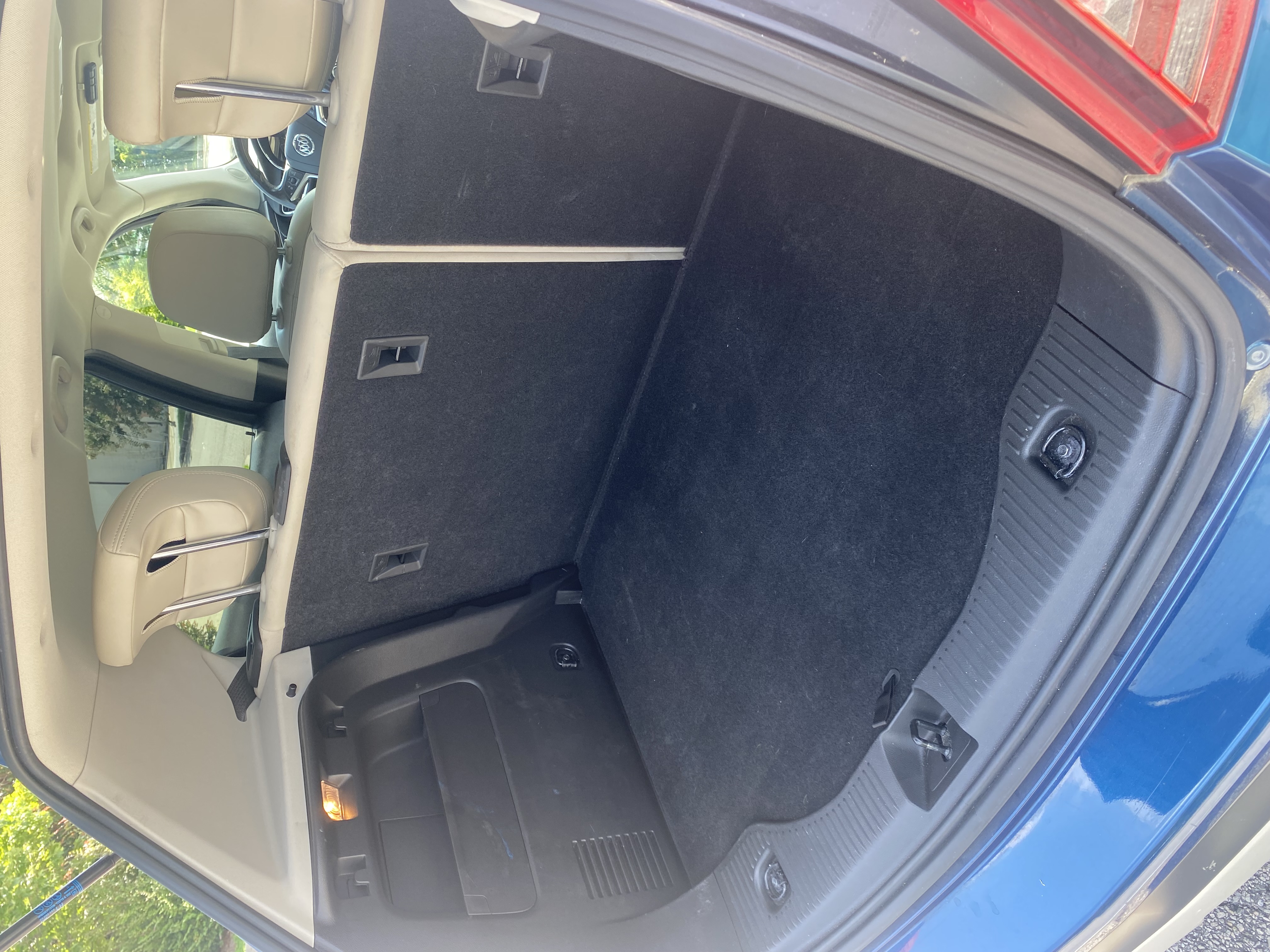 Used 2019 Buick Encore Essence w/ Experience Buick Package FWD image 16