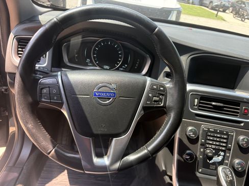 Used 2014 Volvo S60 T5 AWD/4WD image 4