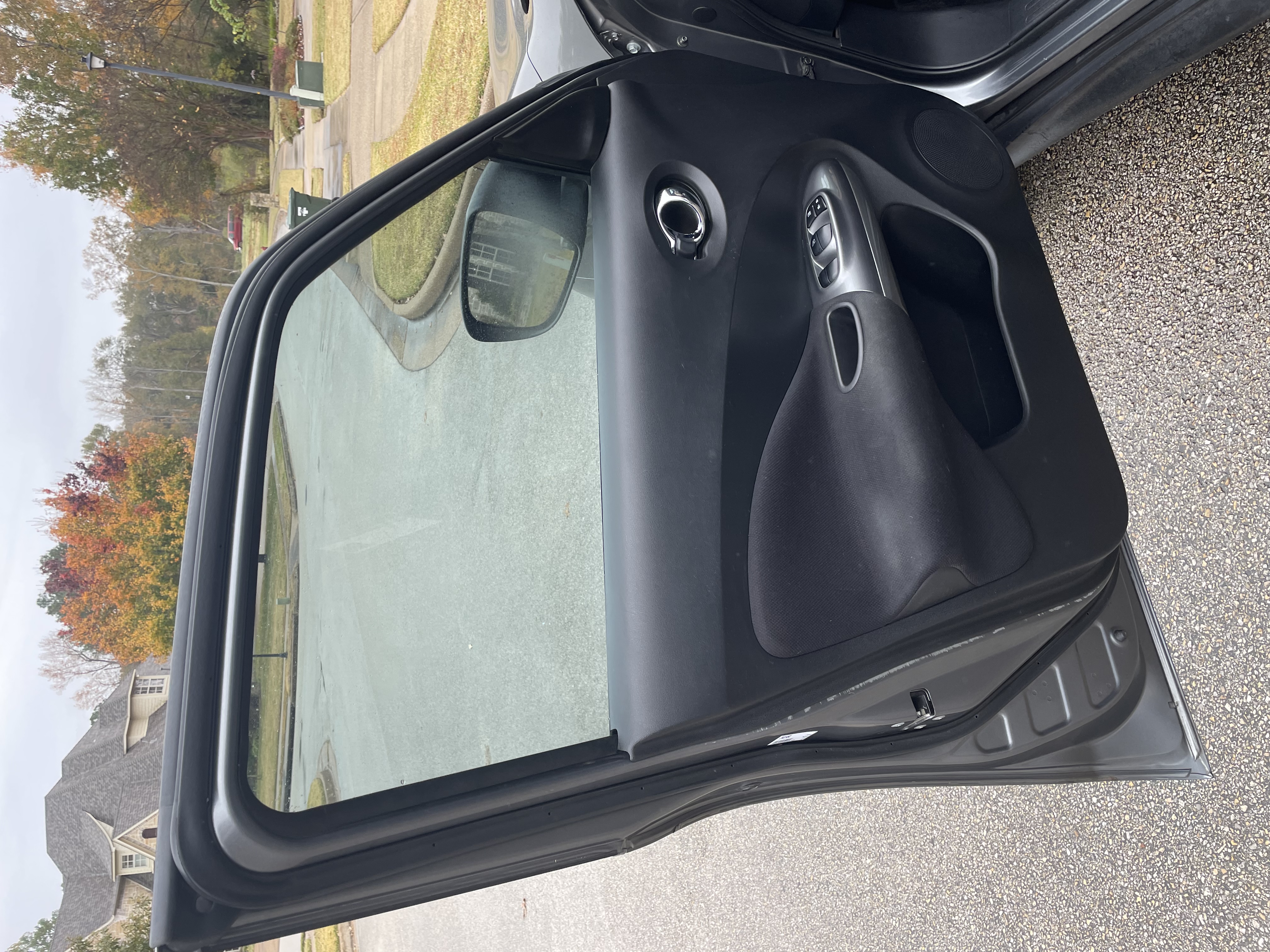 Used 2016 Nissan Juke S FWD image 12
