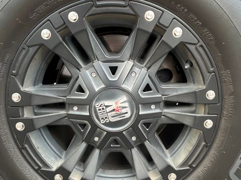 Used 2021 Chevrolet Silverado 1500 LT RWD image 15