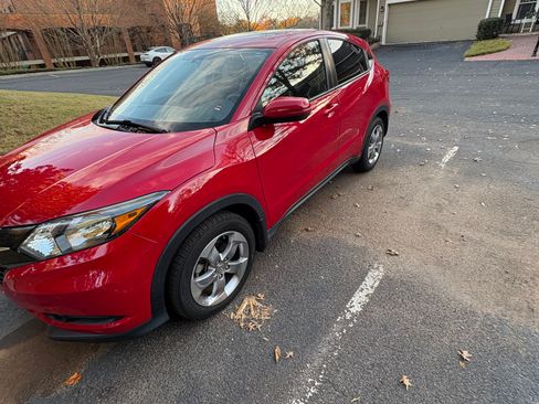 Used 2016 Honda HR-V EX image 9