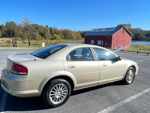 Used 2006 Chrysler Sebring Sedan image 4
