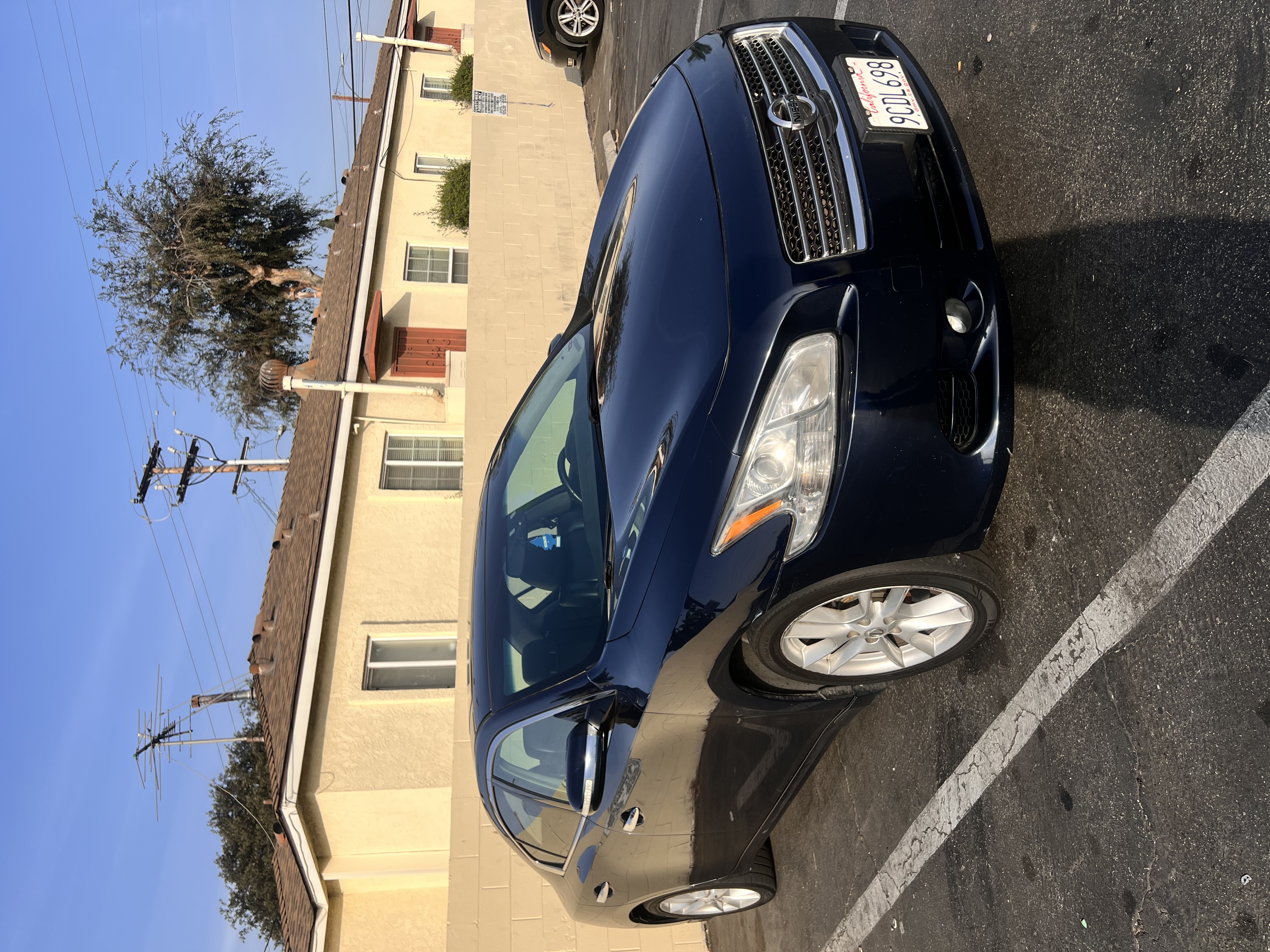 Used 2010 Nissan Maxima 3.5 SV w/ Monitor Pkg FWD image 2