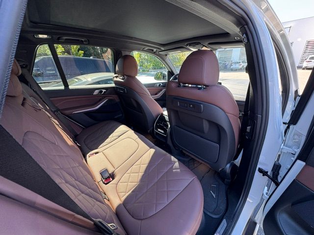 Used 2023 BMW X5 xDrive40i w/ Premium Package AWD/4WD image 12