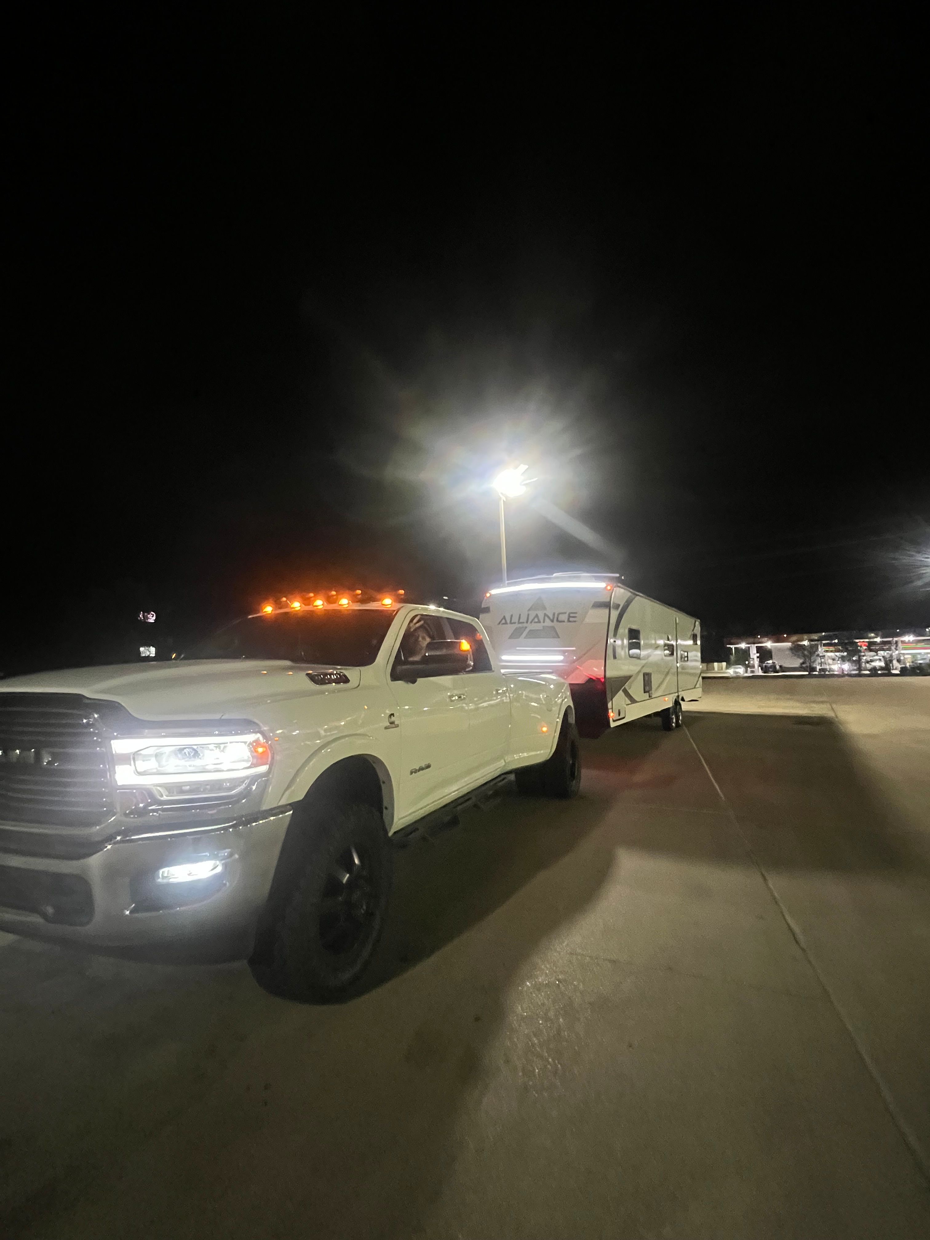 Used 2019 RAM 3500 Laramie AWD/4WD image 15