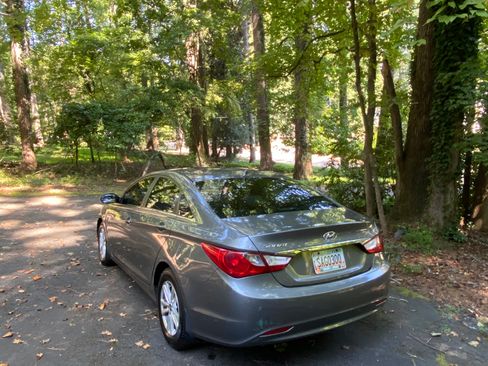 Used 2013 Hyundai Sonata GLS w/ Popular Equipment Pkg FWD image 8