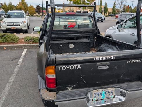 Used 2000 Toyota Tacoma 2WD Regular Cab image 2