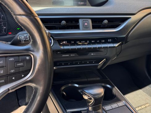 Used 2020 Lexus UX 250h w/ Premium Package image 14