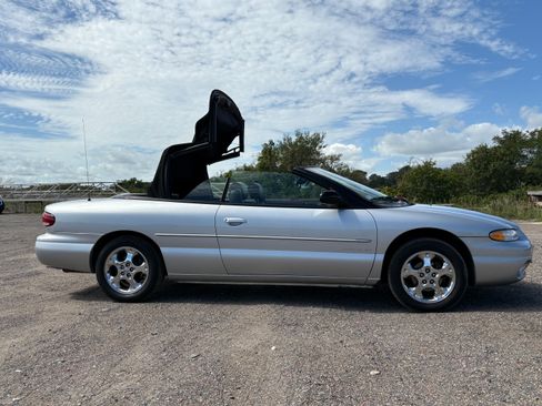 Used 2000 Chrysler Sebring JXI image 16