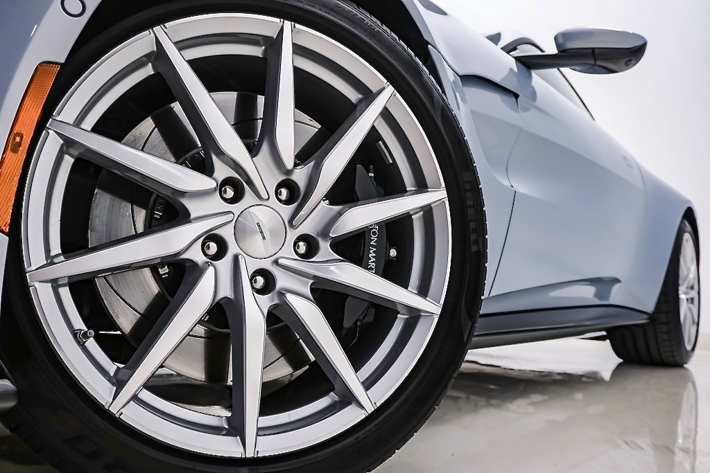 Used 2020 Aston Martin V8 Vantage Coupe RWD image 9