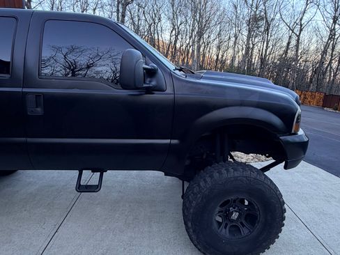 Used 2000 Ford Excursion Limited image 2