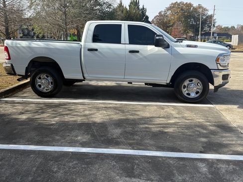 Used 2024 RAM 2500 Tradesman w/ Chrome Appearance Group image 4