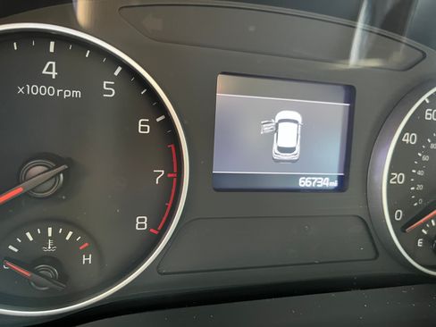 Used 2021 Kia Seltos LX image 14