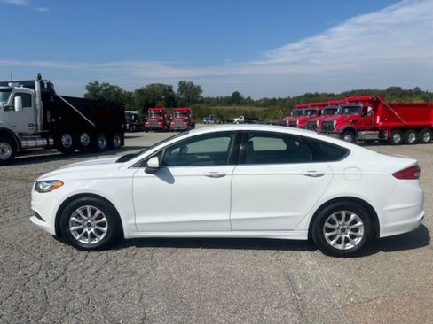 Used 2017 Ford Fusion S image 6
