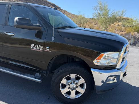 Used 2014 RAM 2500 SLT w/ Luxury Group AWD/4WD image 5