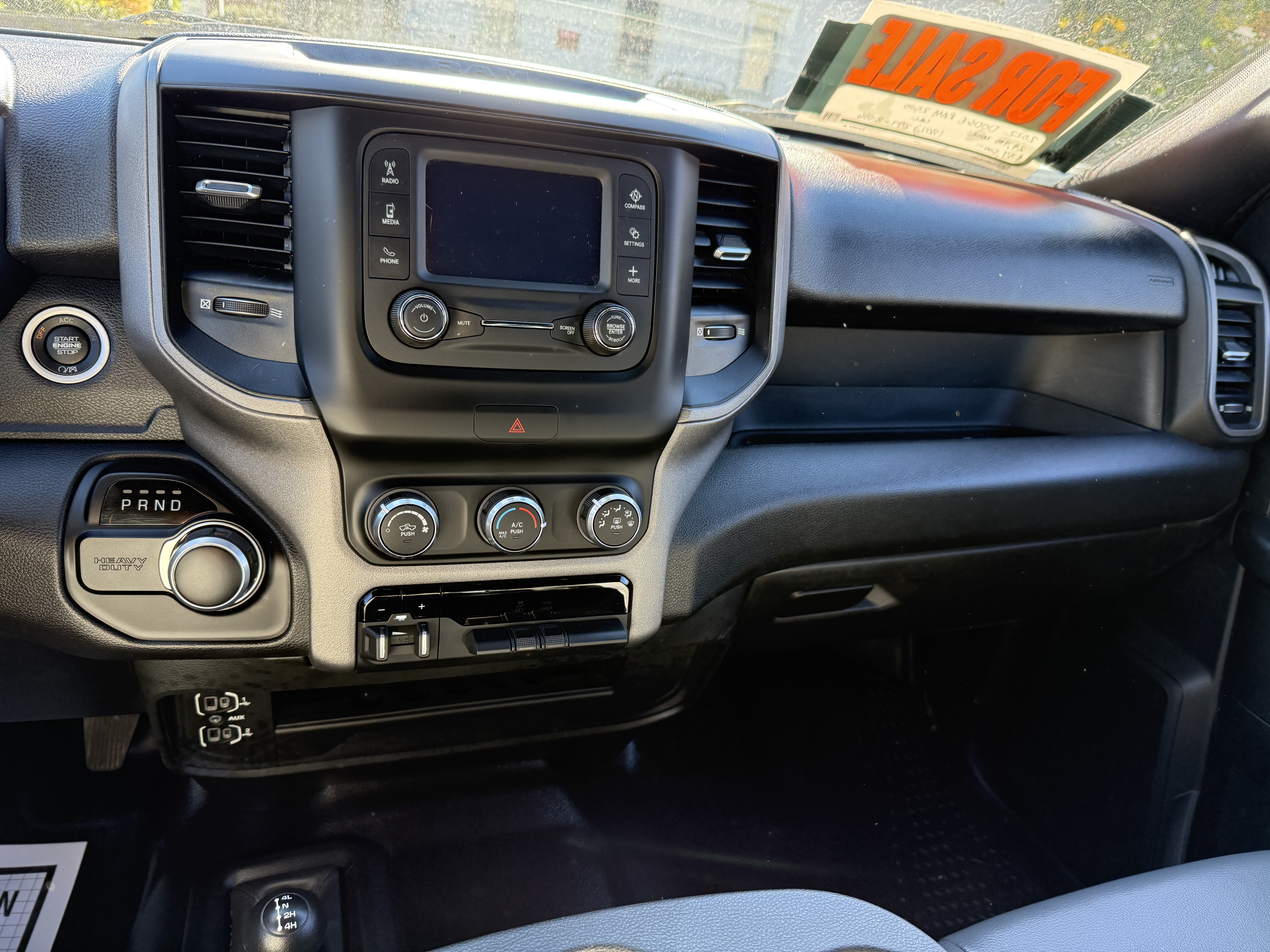 Used 2022 RAM 2500 Tradesman w/ Chrome Appearance Group AWD/4WD image 8