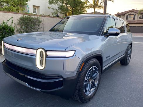 Used 2026 Rivian R1S Adventure image 1