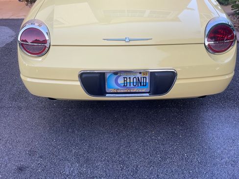 Used 2002 Ford Thunderbird image 9