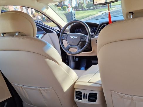 Used 2016 Hyundai Genesis 3.8 image 13