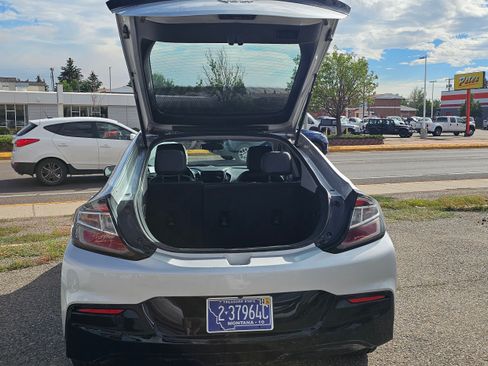 Used 2017 Chevrolet Volt LT w/ Comfort Package FWD image 5