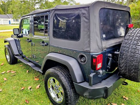 Used 2007 Jeep Wrangler Unlimited X image 2