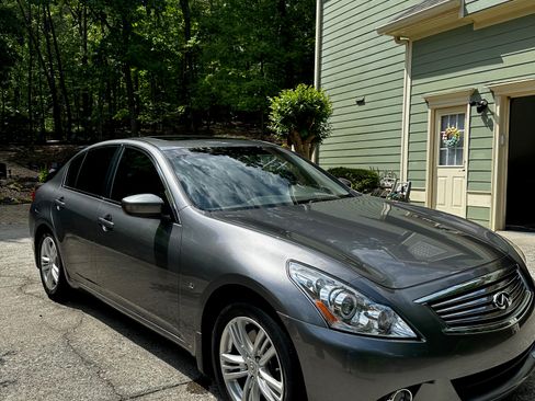 Used 2015 INFINITI Q40 w/ Navigation Package image 4