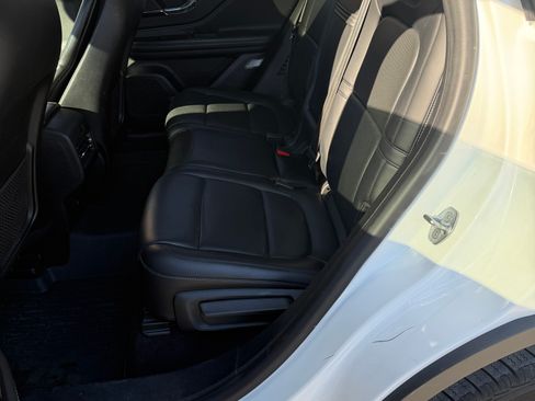 Used 2021 Lincoln Corsair AWD w/ Premium Package image 13