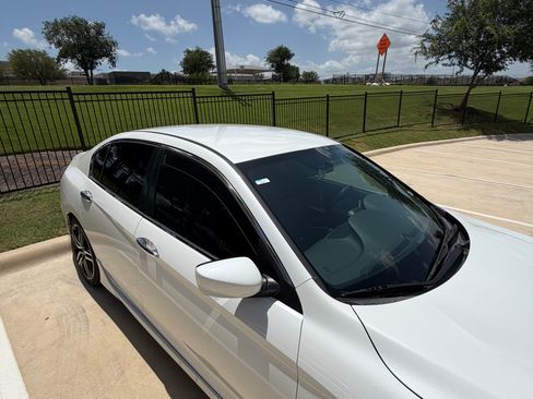 Used 2017 Honda Accord Sport image 15