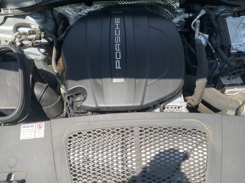 Used 2021 Porsche Macan AWD/4WD image 18