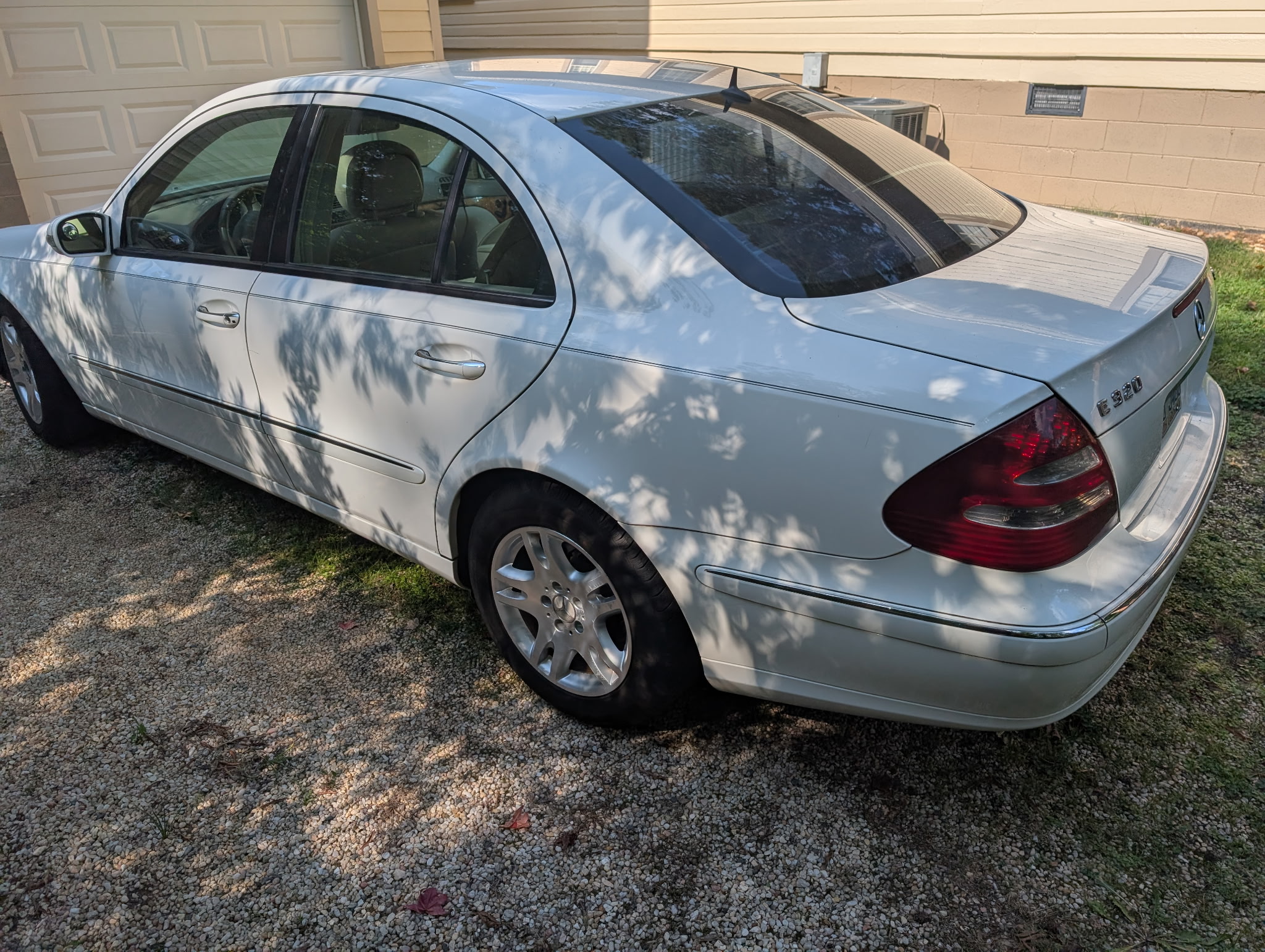 Used 2006 Mercedes-Benz E 320 CDI Sedan image 4