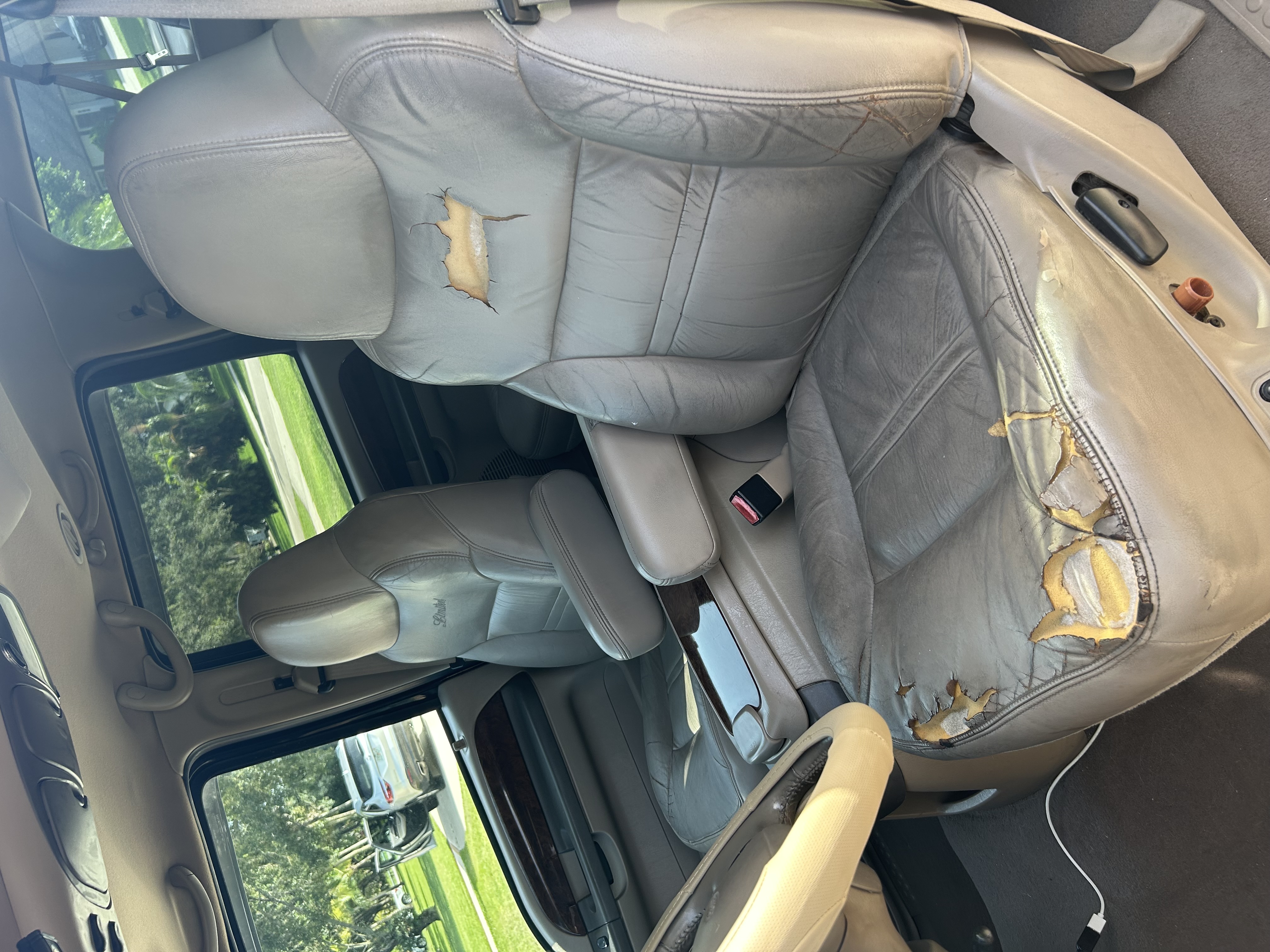 Used 2001 Ford Excursion Limited AWD/4WD image 10